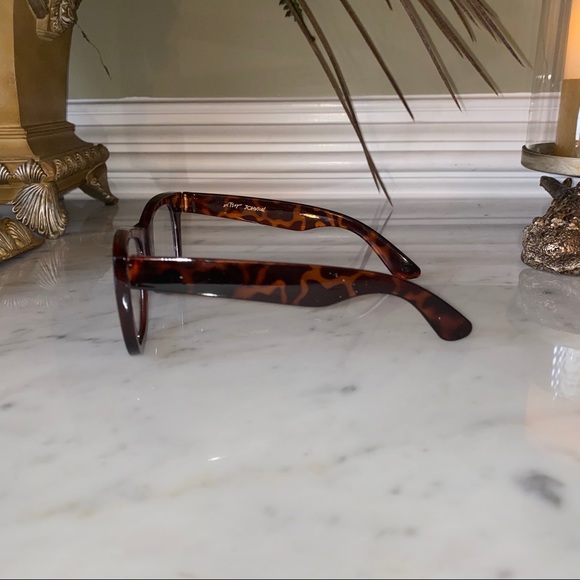 New!  Betsy Johnson Blue Light readers - rare! - Picture 6 of 7